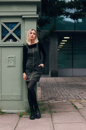 Julie Berry - Gallery Image 15