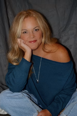 Renee Houck - Project Casting Gallery Image 12 Renee Houck - Gallery Image 12