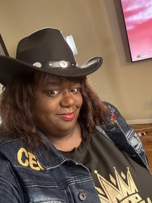 Janet Love - Gallery Image 9