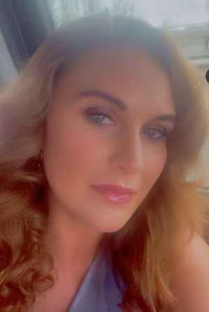 Cathryn Hennings - Gallery Image 3