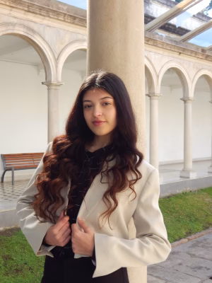 Ivanna de los Santos - Gallery Image 3