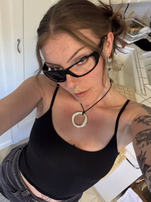 Zoe Chakos - Gallery Image 1