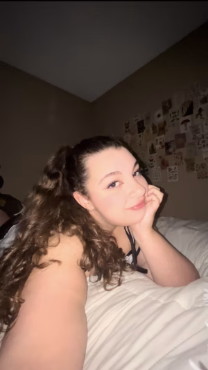 Grace Weaver - Gallery Image 2