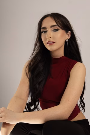 Amelia Saunders - Gallery Image 3