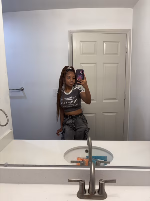 Vanessa Hughes - Project Casting Gallery Image 5 Vanessa Hughes - Gallery Image 5