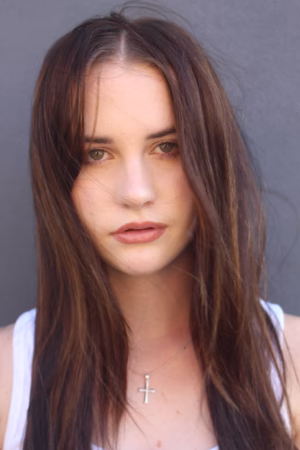 Isabella  Perks - Gallery Image 3