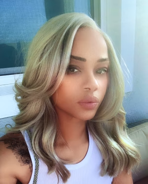 Danielle Dalton - Project Casting Gallery Image 2 Danielle Dalton - Gallery Image 2