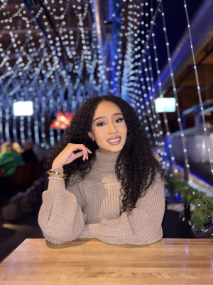 Q R - Project Casting Gallery Image 1 Q R - Gallery Image 1