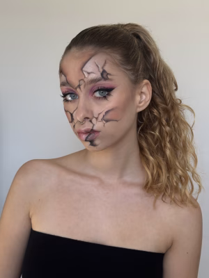 Eszter Czakó - Project Casting Gallery Image 7 Eszter Czakó - Gallery Image 7