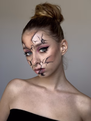 Eszter Czakó - Project Casting Gallery Image 4 Eszter Czakó - Gallery Image 4