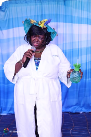 Janet Love - Gallery Image 3