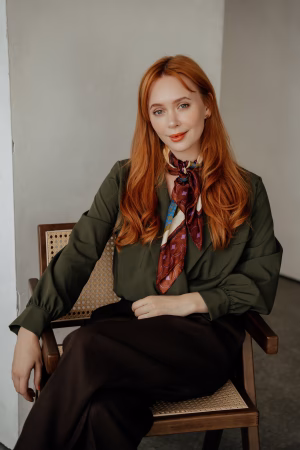 Robyn Jain - Project Casting Gallery Image 6 Robyn Jain - Gallery Image 6