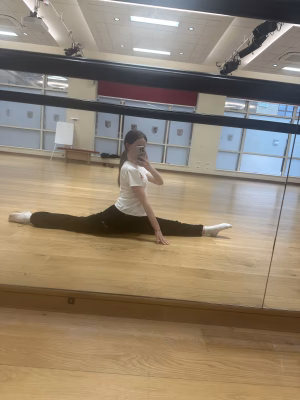 Izzy Fogg - Gallery Image 1