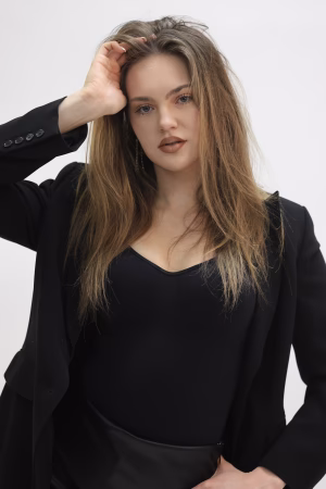 Charlotte Moore - Gallery Image 5