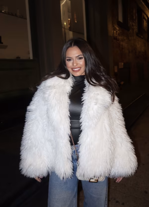 Izzy Albanese - Gallery Image 6