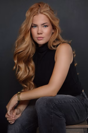 Roxanne Tichelli - Gallery Image 1