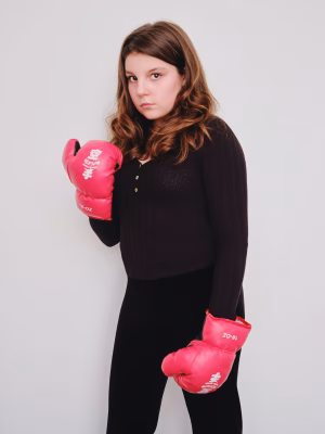 Lindsay Irvine - Project Casting Gallery Image 2 Lindsay Irvine - Gallery Image 2