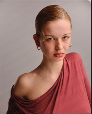 Sophie Vroom - Project Casting Gallery Image 3 Sophie Vroom - Gallery Image 3