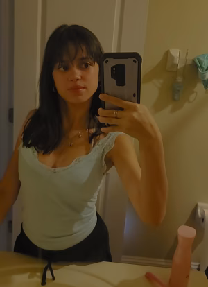 Isabella Greer - Gallery Image 1