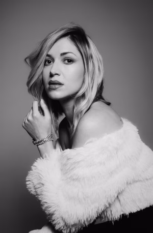 Julie Berry - Gallery Image 3