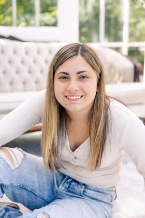 julianna bates - Gallery Image 2