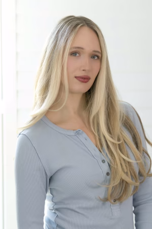 Isabele Mitchell - Project Casting Gallery Image 3 Isabele Mitchell - Gallery Image 3