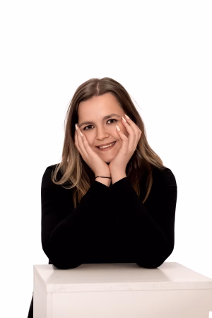 Laura Sutakova - Project Casting Gallery Image 1 Laura Sutakova - Gallery Image 1