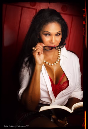 Sandra Rozar - Project Casting Gallery Image 3 Sandra Rozar - Gallery Image 3