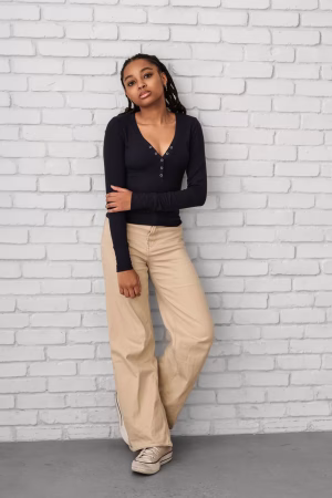 Hannah Acloque - Project Casting Gallery Image 1 Hannah Acloque - Gallery Image 1