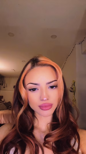 Vanessa Brito - Gallery Image 4