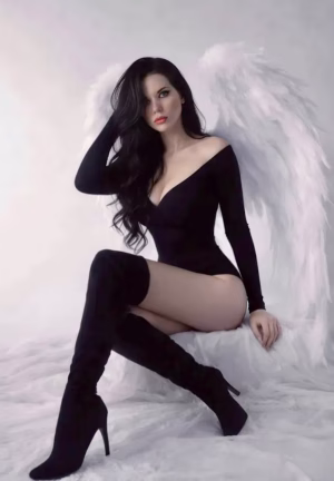 Alexandra James - Project Casting Gallery Image 4 Alexandra James - Gallery Image 4