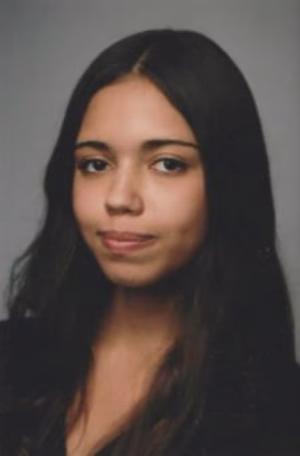 Julia Santos - Gallery Image 1