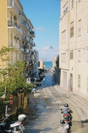 Nia Kim - Gallery Image 4