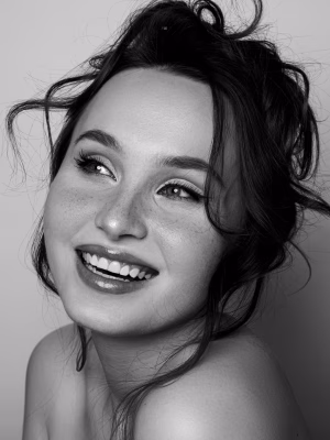 Pauline Ziemann - Project Casting Gallery Image 5 Pauline Ziemann - Gallery Image 5