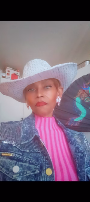 Betty Knight - Gallery Image 1