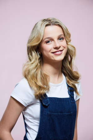 Chloe Scamps - Project Casting Gallery Image 4 Chloe Scamps - Gallery Image 4