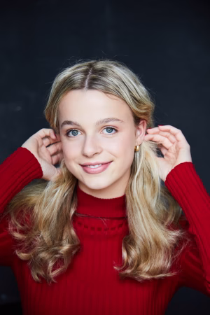 Chloe Scamps - Project Casting Gallery Image 2 Chloe Scamps - Gallery Image 2