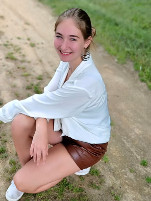 Kahlan Davidson - Project Casting Gallery Image 5 Kahlan Davidson - Gallery Image 5