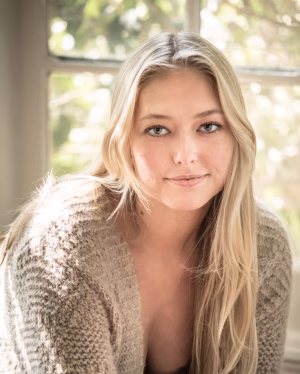 Ellie Williams - Project Casting Gallery Image 2 Ellie Williams - Gallery Image 2