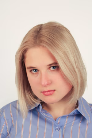 Elizaveta Postojeva - Project Casting Gallery Image 3 Elizaveta Postojeva - Gallery Image 3