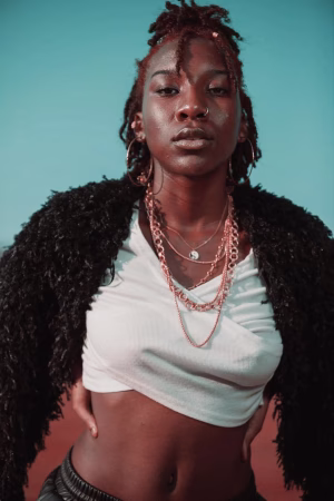 MAYA A TAZANU - Project Casting Gallery Image 5 MAYA A TAZANU - Gallery Image 5