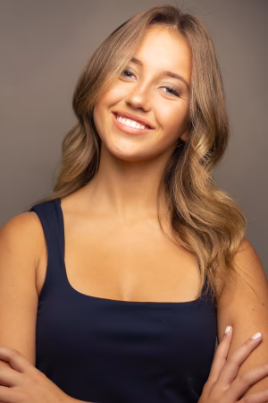 Chloe Scontrino - Gallery Image 3