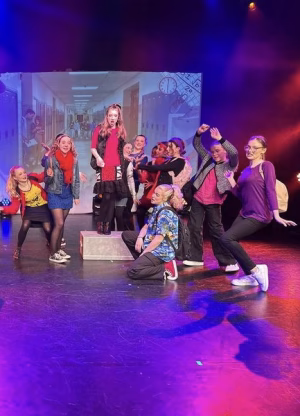 Airlie Sarre - Project Casting Gallery Image 8 Airlie Sarre - Gallery Image 8