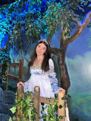 Eloise Molloy - Project Casting Gallery Image 4 Eloise Molloy - Gallery Image 4