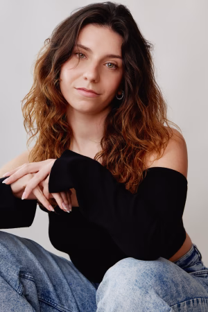 Madeline Mounier - Project Casting Gallery Image 3 Madeline Mounier - Gallery Image 3