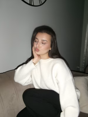 Azra Özdeveci - Project Casting Gallery Image 4 Azra Özdeveci - Gallery Image 4