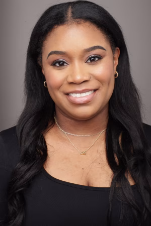 Savannah Roberts - Project Casting Gallery Image 4 Savannah Roberts - Gallery Image 4