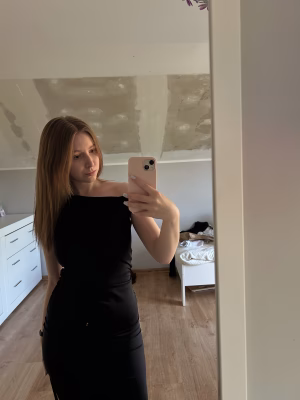 Karolina Jank - Project Casting Gallery Image 1 Karolina Jank - Gallery Image 1