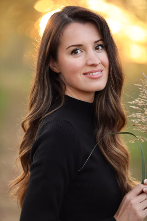 Elizabeth Arnau - Project Casting Gallery Image 6 Elizabeth Arnau - Gallery Image 6