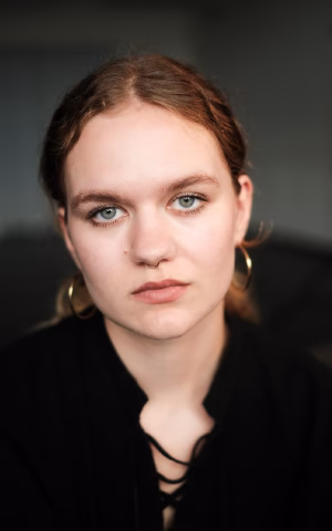 Sara De Angelis - Project Casting Gallery Image 2 Sara De Angelis - Gallery Image 2